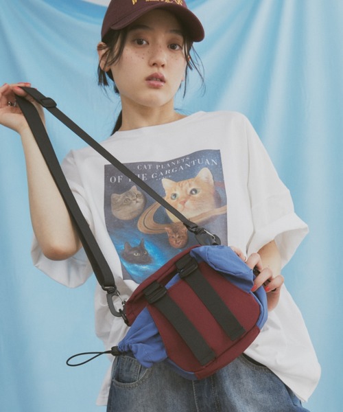 MERLOT（メルロー）の「【500ml収納可能】【折り畳み傘収納可能】バイカラーミニショルダーバッグ（ショルダーバッグ・レディース・ブラック/ホワイト/レッド・FREE）」の18枚目の写真