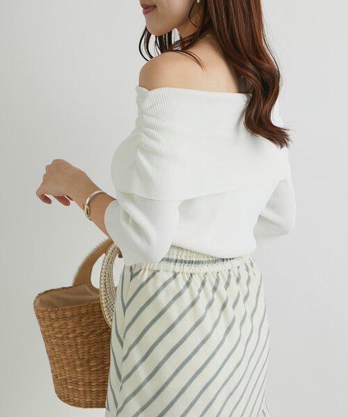 La boutique BonBon(ラブティックボンボン)の「【最強美人見え】クールタッチUVオフショルリブニット(ニット/セーター・レディース・ホワイト/レッド/ピンク/ネイビー・FREE)」の15枚目の写真