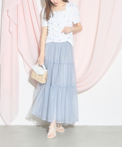 tocco closet(トッコ クローゼット)の「【ZOZO限定】スクエアネックフラワーエンブロイダリーシャーリングトップス(Tシャツ/カットソー・レディース・オフホワイト/ブラック・M)」の3枚目の写真
