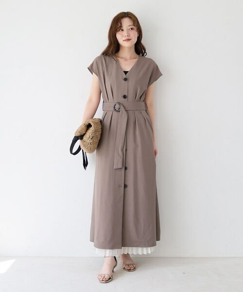 le.coeur blanc（ルクールブラン）の「《WEB限定アイテム》リネンライクフロントボタンワンピース（ワンピース・レディース・ベージュ/モカ/ブラック/チャコールグレー・36/38）」の6枚目の写真