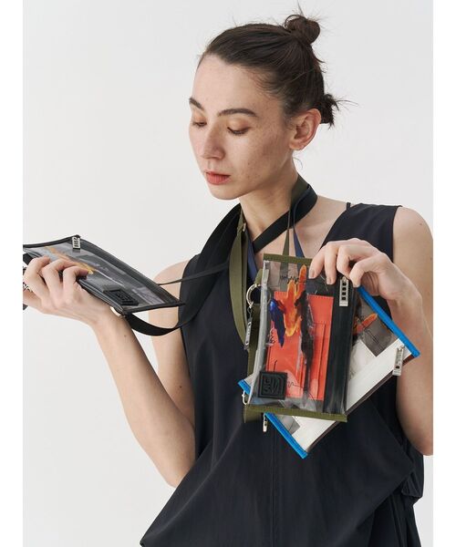 UN3D.（アンスリード）の「PVC MULTI WALLET / ピーブイシーマルチウォレット（財布・レディース・ホワイト/ブラック/ブルー/カーキ・FREE）」の6枚目の写真