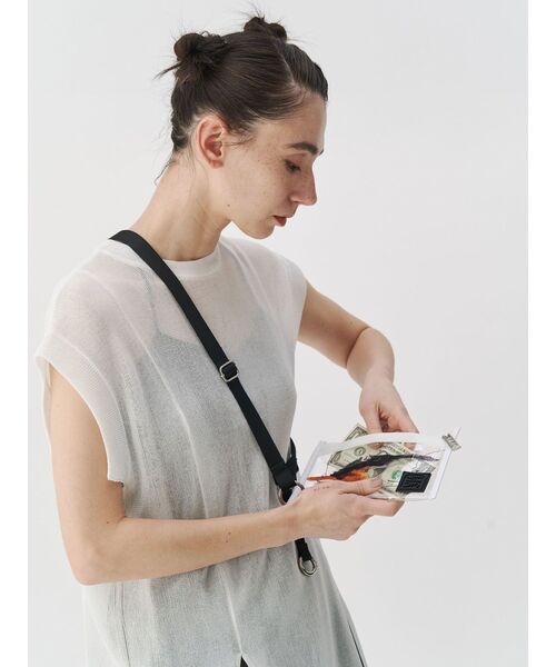 UN3D.（アンスリード）の「PVC MULTI WALLET / ピーブイシーマルチウォレット（財布・レディース・ホワイト/ブラック/ブルー/カーキ・FREE）」の11枚目の写真