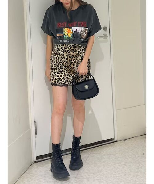 EVRIS（エヴリス）の「フロントフォトBIG Tシャツ（Tシャツ/カットソー・レディース・ブラック/ホワイト/レッド・FREE）」の4枚目の写真