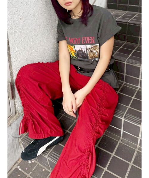 EVRIS（エヴリス）の「フロントフォトBIG Tシャツ（Tシャツ/カットソー・レディース・ブラック/ホワイト/レッド・FREE）」の8枚目の写真