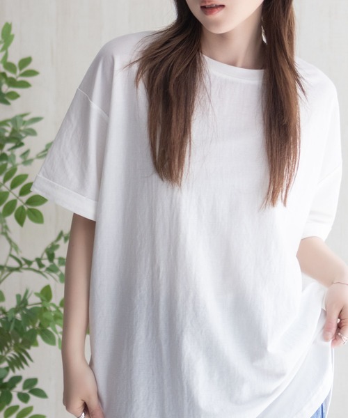 NAVY(ネイビー)の「NAVY SARARI チュニック丈Tシャツ【接触冷感】(Tシャツ/カットソー・レディース・ベージュ/ブラック/ホワイト/ブルーグリーン・M/L)」の6枚目の写真