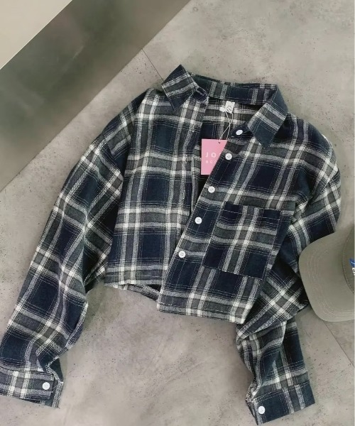 VIBGYOR（ヴィブジョー）の「ショート丈チェックシャツ(BDS)（シャツ/ブラウス・レディース・ブラック/ネイビー・FREE）」の13枚目の写真
