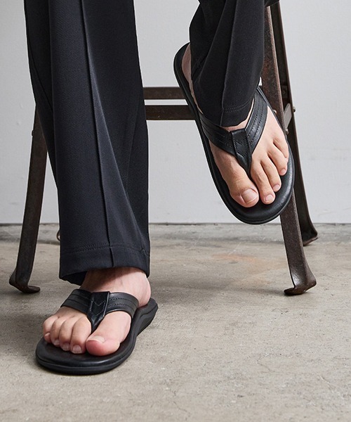 ISLAND SLIPPER（アイランドスリッパ）の「ISLAND SLIPPER / アイランドスリッパ：別注 PT202 TOCHIGI LEATHER THONG：ONLYARK-5-2501[STD]（サンダル・メンズ・ブラック・US8/US9/US10）」の2枚目の写真