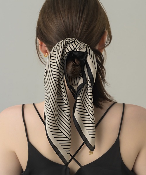 muku（ムク）の「SCARF×CHOUCHOU/GEOMETRIC（バンダナ/スカーフ・レディース・アイボリー/ブラック・FREE）」の18枚目の写真