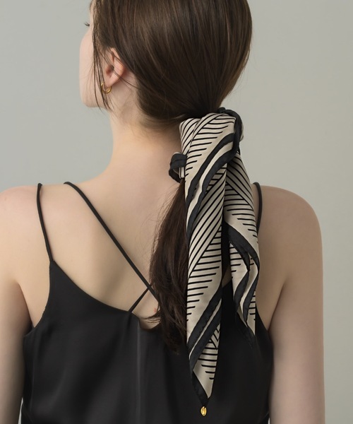 muku（ムク）の「SCARF×CHOUCHOU/GEOMETRIC（バンダナ/スカーフ・レディース・アイボリー/ブラック・FREE）」の19枚目の写真