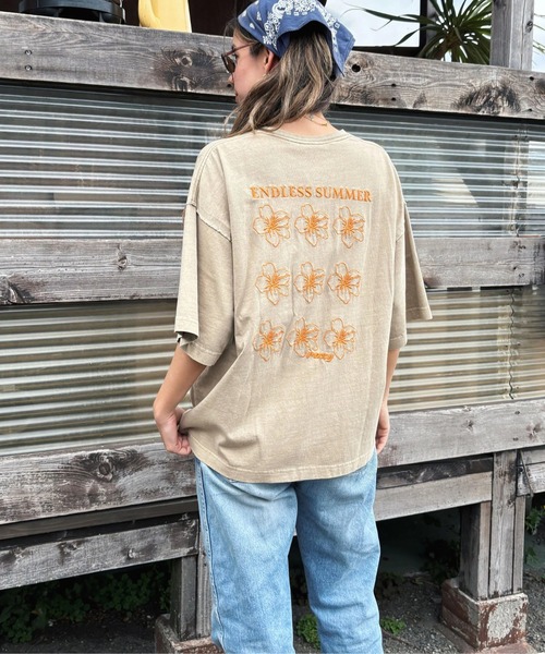 ROXY（ロキシー）の「ONE MORE/ロキシードロップショルダー半袖Tシャツ（Tシャツ/カットソー・レディース・ナチュラル/ブラック/ベージュ/パープル・SMALL/MEDIUM/LARGE）」の14枚目の写真