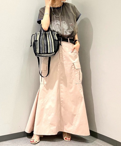 Q（キュー）の「カルーセルチュールT（Tシャツ/カットソー・レディース・オリーブ/ホワイト・MEDIUM）」の22枚目の写真