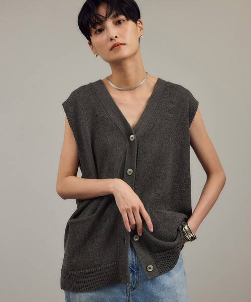 SALON adam et rope'（サロン アダム エ ロペ）の「ペーパーヤーンジレ［手洗い可/和紙素材］（ベスト・レディース・チャコールグレー/ベージュ・FREE）」の2枚目の写真
