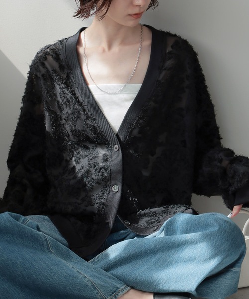 each（イーチ）の「ジャガードシアーVネックカーディガン（カーディガン/ボレロ・レディース・グレー/ブラック/ホワイト・FREE）」の5枚目の写真