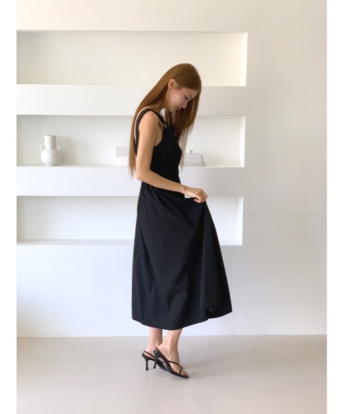 MINS MINIS(ミンスミニス)の「スクエアネックノースリーブAラインワンピース(ワンピース・レディース・ブラック・FREE)」の21枚目の写真