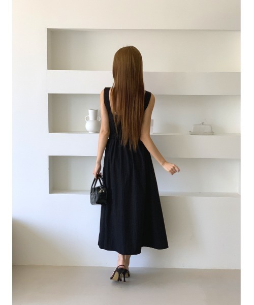 MINS MINIS(ミンスミニス)の「スクエアネックノースリーブAラインワンピース(ワンピース・レディース・ブラック・FREE)」の19枚目の写真