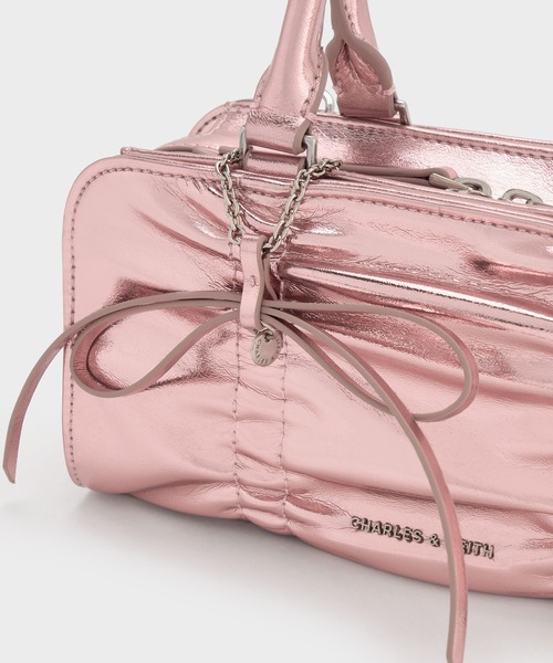 CHARLES & KEITH（チャールズ & キース）の「Kadee ケーディー メタリックルーシュドボウチャームボウリングバッグ（トートバッグ・レディース・ピンク系その他/ダークブラウン系1・S）」の9枚目の写真