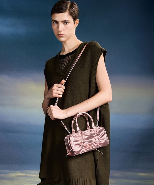 CHARLES & KEITH（チャールズ & キース）の「Kadee ケーディー メタリックルーシュドボウチャームボウリングバッグ（トートバッグ・レディース・ピンク系その他/ダークブラウン系1・S）」の14枚目の写真