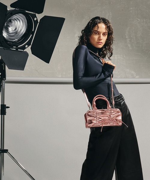 CHARLES & KEITH（チャールズ & キース）の「Kadee ケーディー メタリックルーシュドボウチャームボウリングバッグ（トートバッグ・レディース・ピンク系その他/ダークブラウン系1・S）」の18枚目の写真