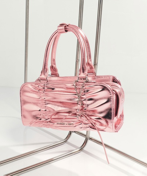 CHARLES & KEITH（チャールズ & キース）の「Kadee ケーディー メタリックルーシュドボウチャームボウリングバッグ（トートバッグ・レディース・ピンク系その他/ダークブラウン系1・S）」の20枚目の写真