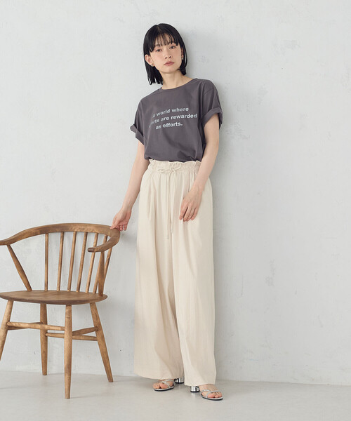 COMME CA ISM(コムサイズム)の「グリッター ロゴTシャツ(Tシャツ/カットソー・レディース・ブラック/サックスブルー/ホワイト/チャコール・MEDIUM/LARGE)」の9枚目の写真