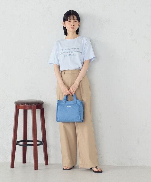 COMME CA ISM(コムサイズム)の「グリッター ロゴTシャツ(Tシャツ/カットソー・レディース・ブラック/サックスブルー/ホワイト/チャコール・MEDIUM/LARGE)」の13枚目の写真
