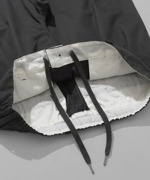 Bukta(バクタ)の「2タックイージーワイドチノ(その他パンツ・メンズ・ベージュ/チャコール・X-LARGE/LARGE/MEDIUM)」の7枚目の写真