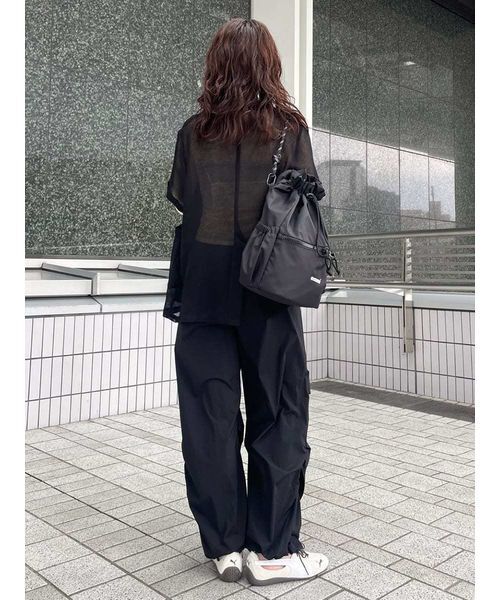 emmi(エミ)の「【限定カラー】撥水 emmiロゴマルチバックパック(バックパック/リュック・レディース・バーガンディー/ブラック/オフホワイト/グレー・F)」の15枚目の写真