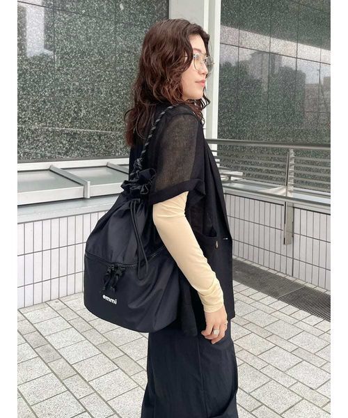 emmi(エミ)の「【限定カラー】撥水 emmiロゴマルチバックパック(バックパック/リュック・レディース・バーガンディー/ブラック/オフホワイト/グレー・F)」の14枚目の写真