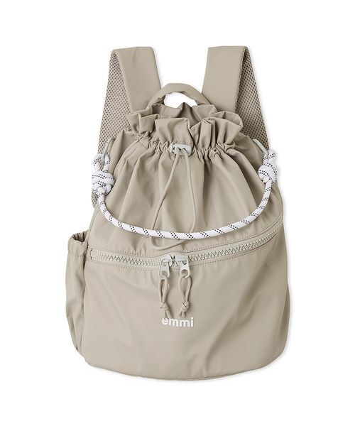 emmi(エミ)の「【限定カラー】撥水 emmiロゴマルチバックパック(バックパック/リュック・レディース・バーガンディー/ブラック/オフホワイト/グレー・F)」の11枚目の写真