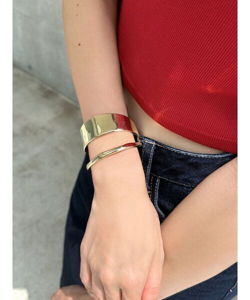 RESEXXY（リゼクシー）の「ボリュームメタルバングル（バングル/リストバンド・レディース・シルバー/ゴールド・FREE）」の5枚目の写真