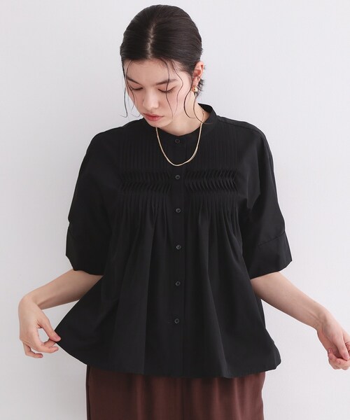 OPAQUE.CLIP（オペークドットクリップ）の「ピンタックフレアシャツ【洗濯機洗い可】（シャツ/ブラウス・レディース・ブラック/ホワイト/ライトイエロー系・38/40/42）」の2枚目の写真