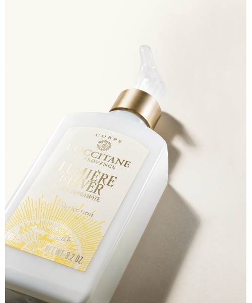 L'OCCITANE（ロクシタン）の「【数量限定】ルミエール・ディヴェール リッチボディローション 240ｍL クリスマス ホリデー コフレ（ボディケア/ボディクリーム・レディース・その他・FREE）」の3枚目の写真