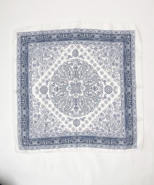 WEGO（ウィゴー）の「WEGO/パターンバンダナ（バンダナ/スカーフ・レディース・グレー/レッド系その他2/ホワイト/イエロー系その他3/ライトホワイト/ブラウン/ブラック系その他2/ブラック/ブルー系その他2・FREE）」の2枚目の写真