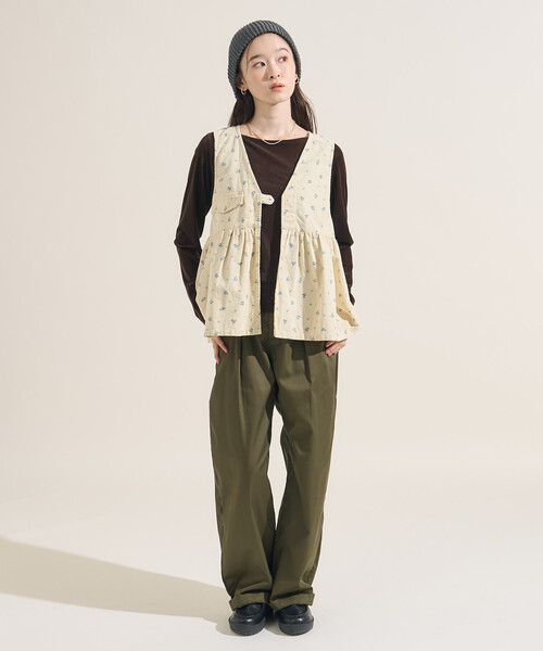 FREAK'S STORE(フリークスストア)の「カントリーフラワー コーデュロイベスト<セットアップ対応>/小花柄(ベスト・レディース・キャメル/チャコール/ナチュラル・フリ-)」の10枚目の写真