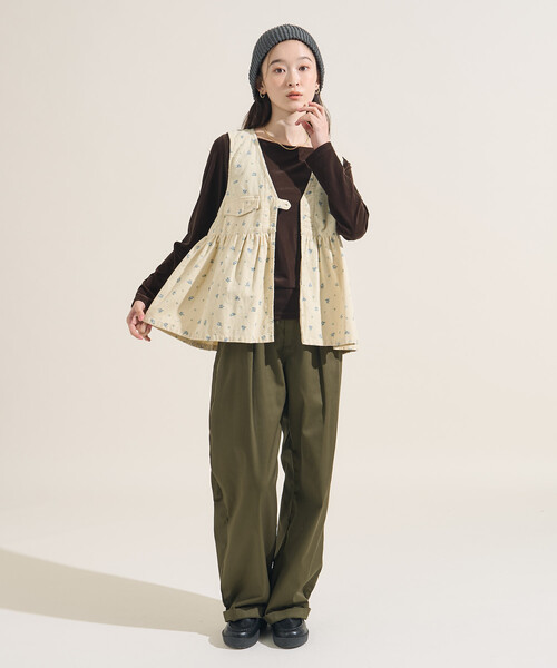 FREAK'S STORE(フリークスストア)の「カントリーフラワー コーデュロイベスト<セットアップ対応>/小花柄(ベスト・レディース・キャメル/チャコール/ナチュラル・フリ-)」の12枚目の写真