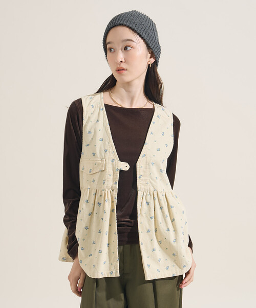 FREAK'S STORE(フリークスストア)の「カントリーフラワー コーデュロイベスト<セットアップ対応>/小花柄(ベスト・レディース・キャメル/チャコール/ナチュラル・フリ-)」の15枚目の写真