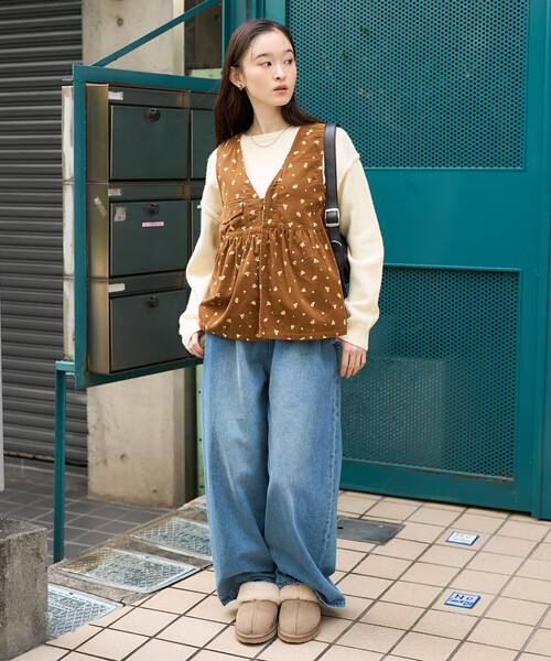 FREAK'S STORE(フリークスストア)の「カントリーフラワー コーデュロイベスト<セットアップ対応>/小花柄(ベスト・レディース・キャメル/チャコール/ナチュラル・フリ-)」の19枚目の写真