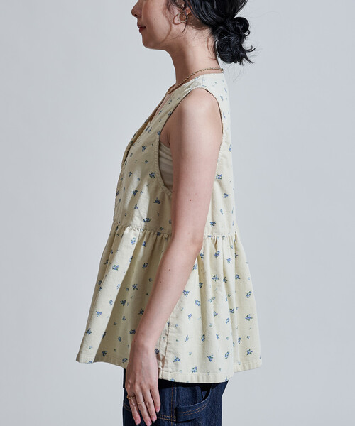 FREAK'S STORE(フリークスストア)の「カントリーフラワー コーデュロイベスト<セットアップ対応>/小花柄(ベスト・レディース・キャメル/チャコール/ナチュラル・フリ-)」の4枚目の写真