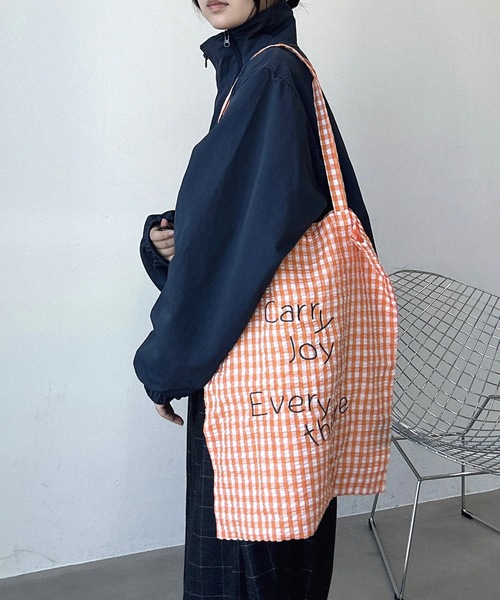 UNDERSTATEMENTs(アンダーステイトメント)の「【ユニセックス】sefumiコラボ企画/ギンガムチェックロゴ刺繍トートバック(トートバッグ・レディース・オレンジ/ブルー・FREE)」の21枚目の写真