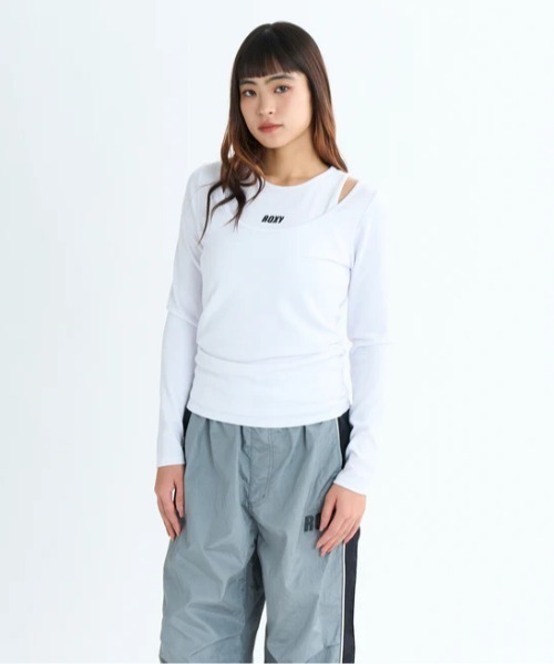 ROXY(ロキシー)の「NAIL IT L/S TEE/ロキシー速乾UVケア長袖トップス・タンクトップセット(Tシャツ/カットソー・レディース・グレー/ブラック/ホワイト・SMALL/LARGE/MEDIUM)」の4枚目の写真