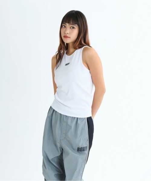 ROXY(ロキシー)の「NAIL IT L/S TEE/ロキシー速乾UVケア長袖トップス・タンクトップセット(Tシャツ/カットソー・レディース・グレー/ブラック/ホワイト・SMALL/LARGE/MEDIUM)」の8枚目の写真