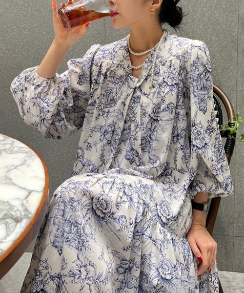 Aelina(エリナ)の「長袖リラックスワンピース(ワンピース・レディース・ブラック/ブルー・F)」の8枚目の写真