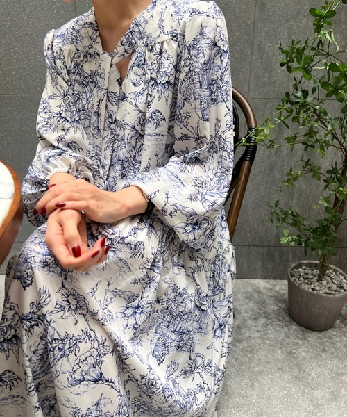 Aelina(エリナ)の「長袖リラックスワンピース(ワンピース・レディース・ブラック/ブルー・F)」の10枚目の写真