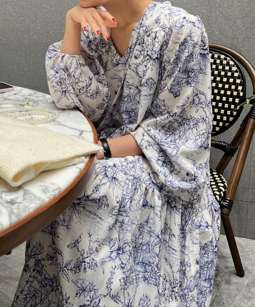 Aelina(エリナ)の「長袖リラックスワンピース(ワンピース・レディース・ブラック/ブルー・F)」の12枚目の写真