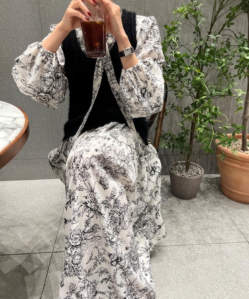 Aelina(エリナ)の「長袖リラックスワンピース(ワンピース・レディース・ブラック/ブルー・F)」の4枚目の写真