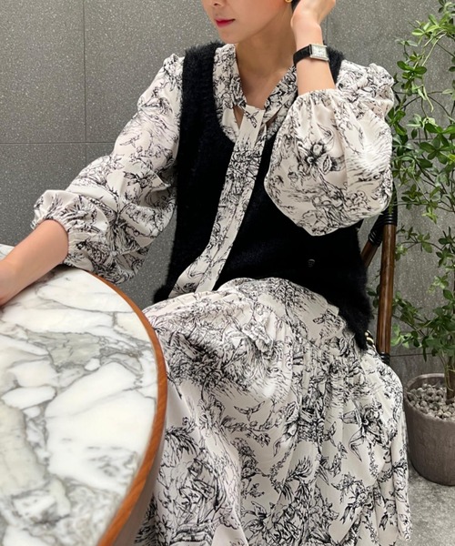 Aelina(エリナ)の「長袖リラックスワンピース(ワンピース・レディース・ブラック/ブルー・F)」の9枚目の写真
