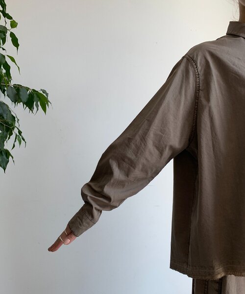 DouDou(ドゥドゥ)の「リヨセルピグメントビッグシャツ(シャツ/ブラウス・レディース・ブラウン/ブラック・FREE)」の13枚目の写真