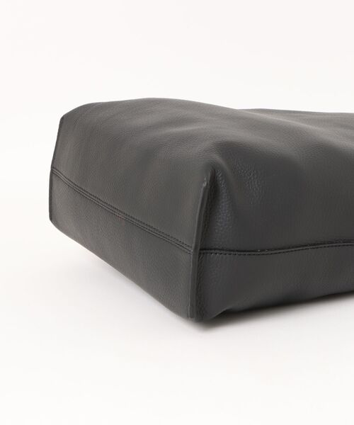 A.P.C.（アーペーセー）の「CABAS MAIKO MEDIUM（ショルダーバッグ・レディース・ブラック・ONESIZE）」の3枚目の写真