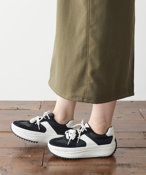 coca(ANDEX shoes product)(コカ)の「厚底 ローカット GERMAN TRAINER スニーカー(スニーカー・レディース・ホワイト/ブラック・LARGE/MEDIUM/SMALL)」の5枚目の写真