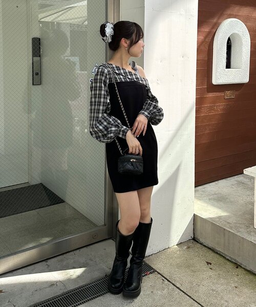 continuer de NICE CLAUP（コンティニューデナイスクラップ）の「【あゆな@ayupi.06セレクト】ドッキングワンショルミニワンピース（ワンピース・レディース・ブラウン/ブラック・FREE）」の8枚目の写真